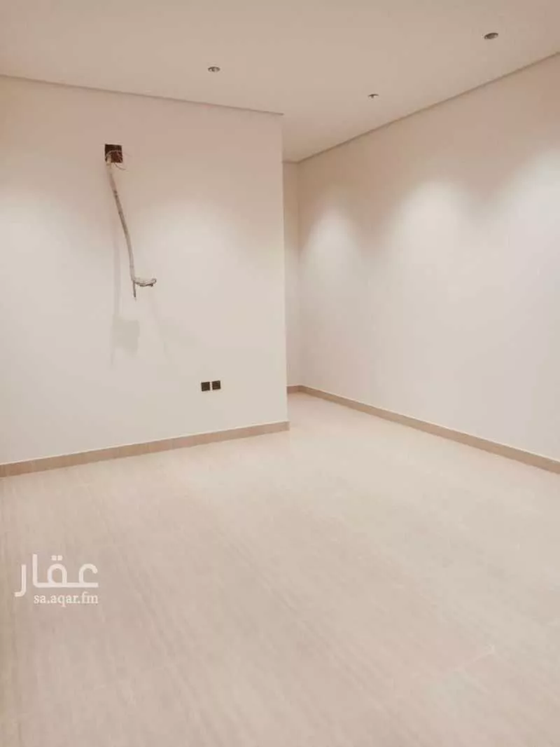 دور 3 غرف في السعادة 10