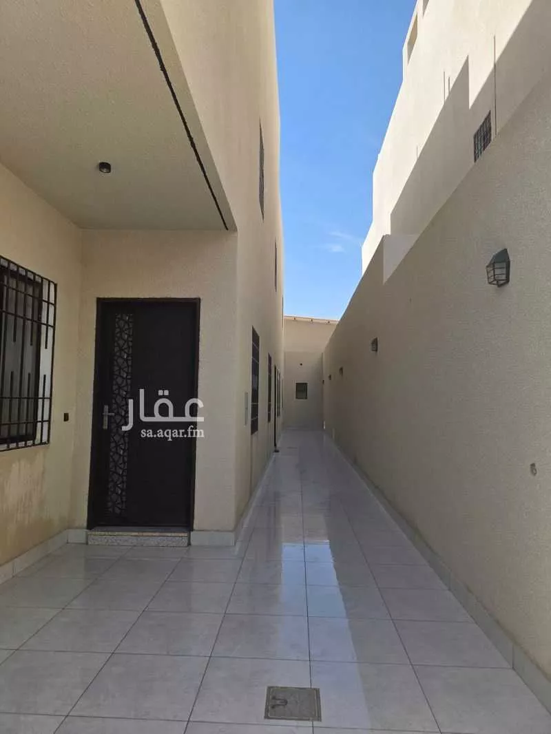 3 bedroom floor in Al Janadriyah 3