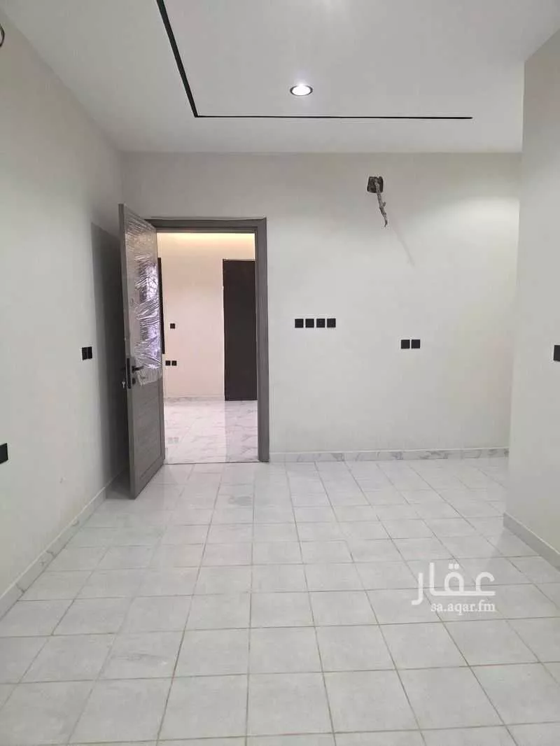3 bedroom floor in Al Janadriyah 4