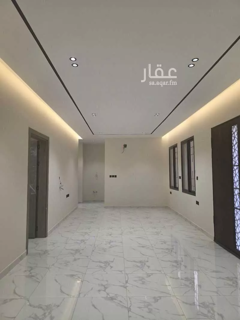 3 bedroom floor in Al Janadriyah 6