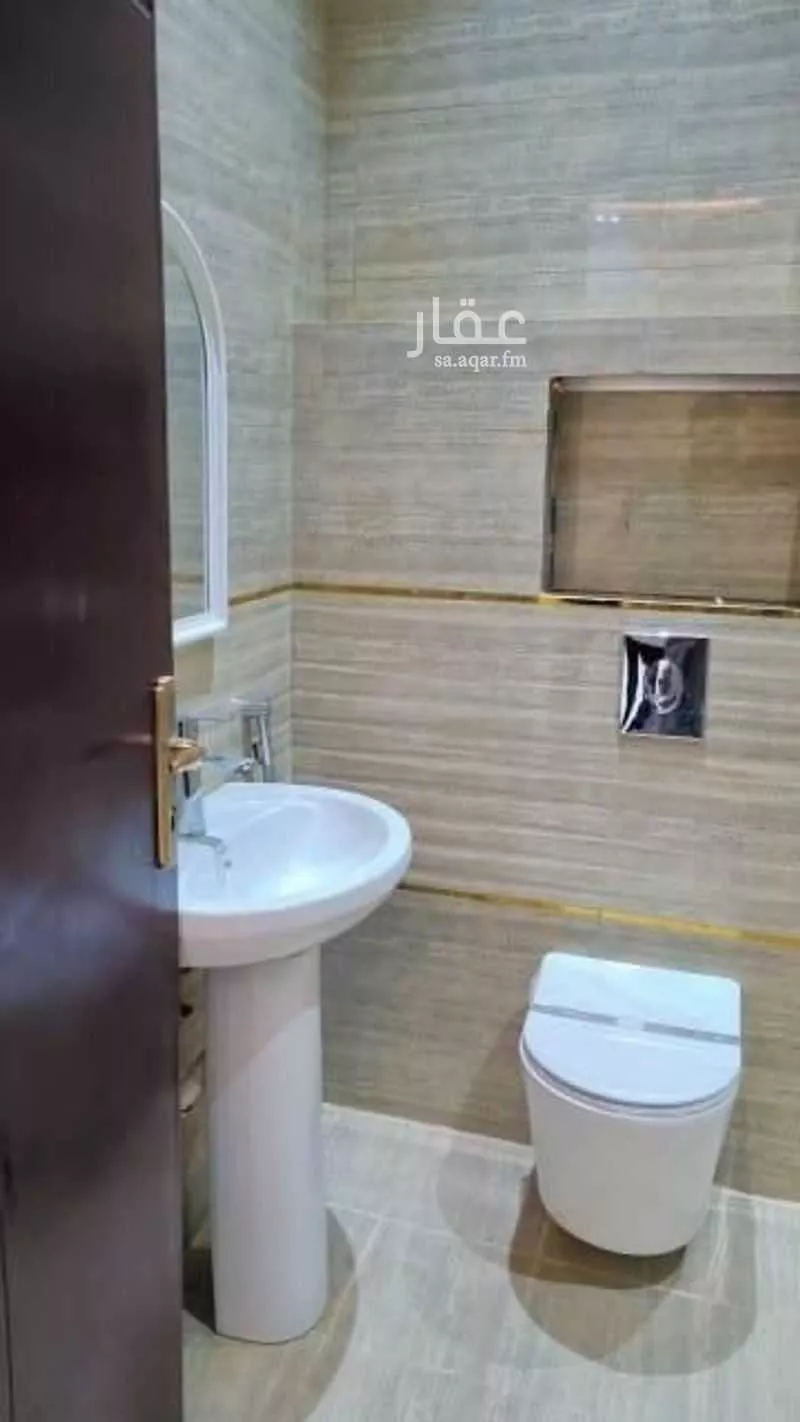 6 bedroom floor in Ash Sharq 6