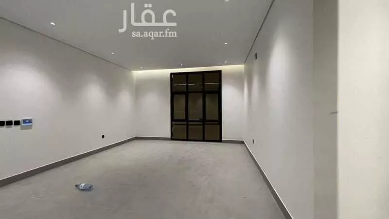 4 bedroom floor in Al Janadriyah 2