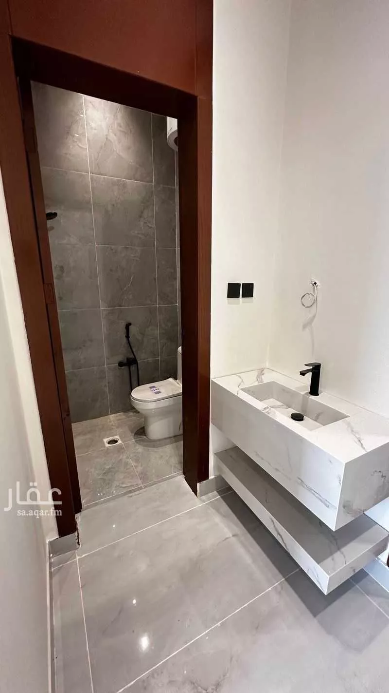 دور 4 غرف في السعادة 7
