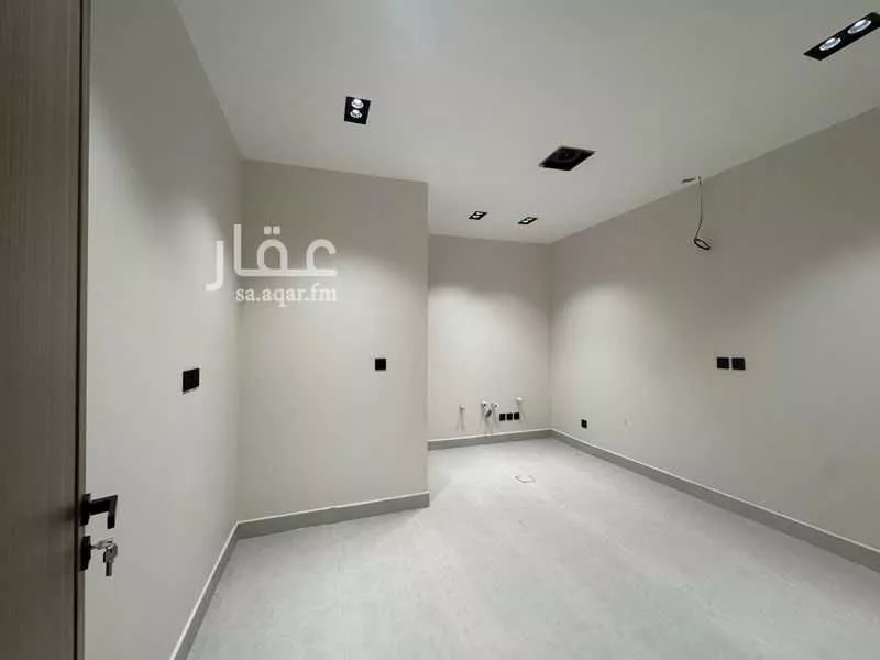 دور 4 غرف في السويدي 14