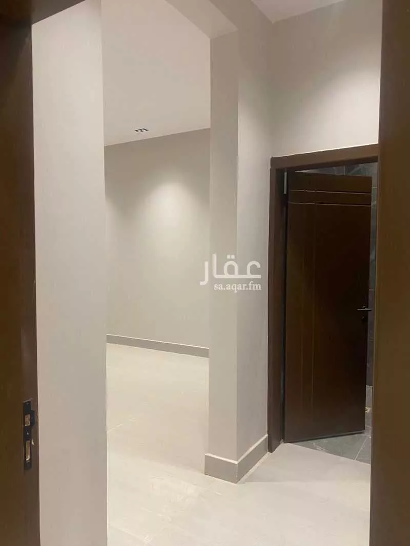 5 bedroom floor in Al Janadriyah 6