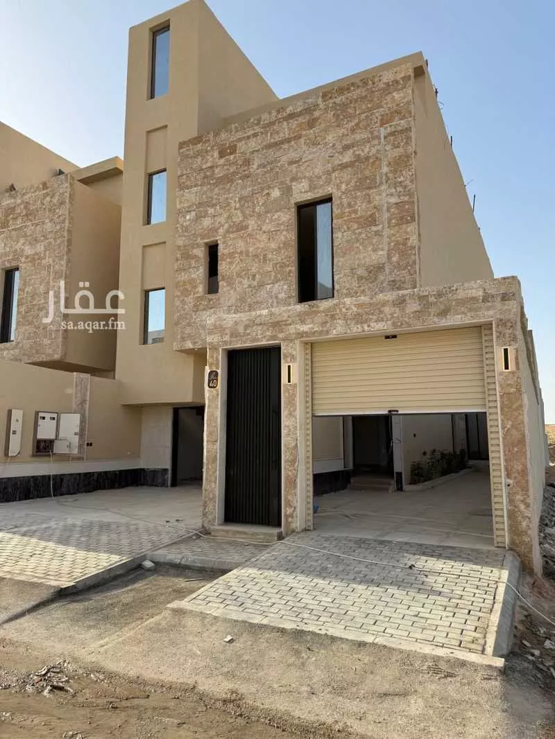 4 bedroom floor in Tuwaiq 3