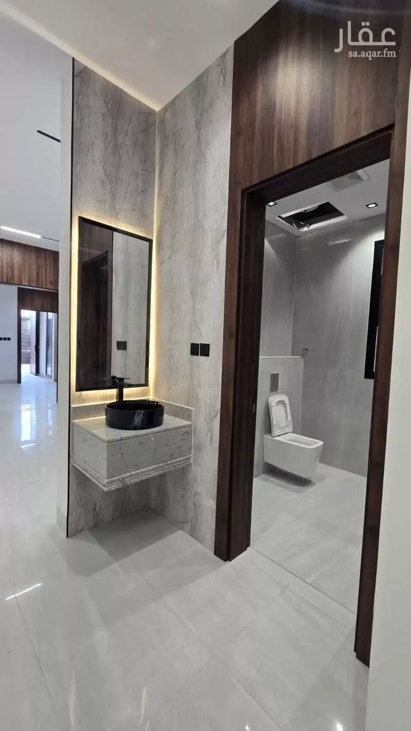 5 bedroom floor in Al Janadriyah 3