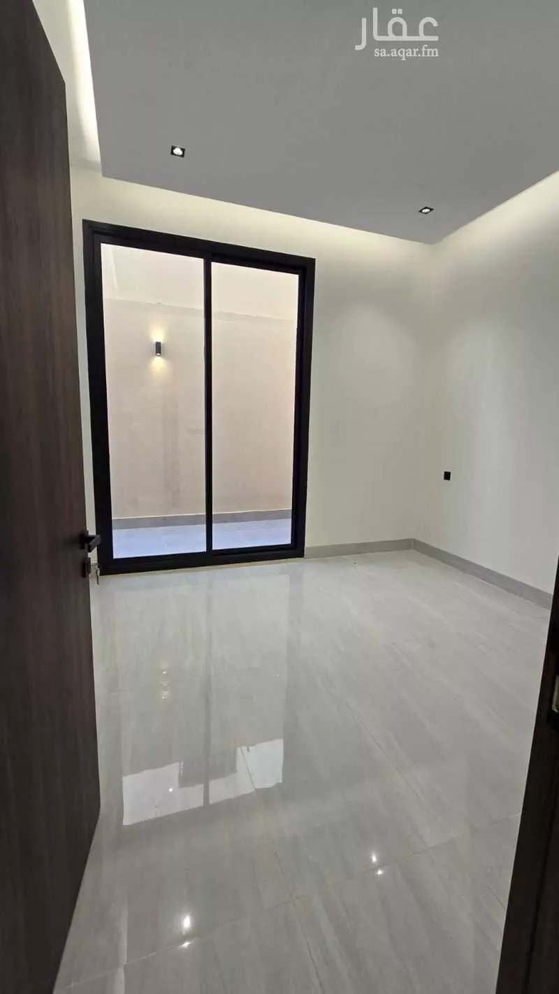 5 bedroom floor in Al Janadriyah 4
