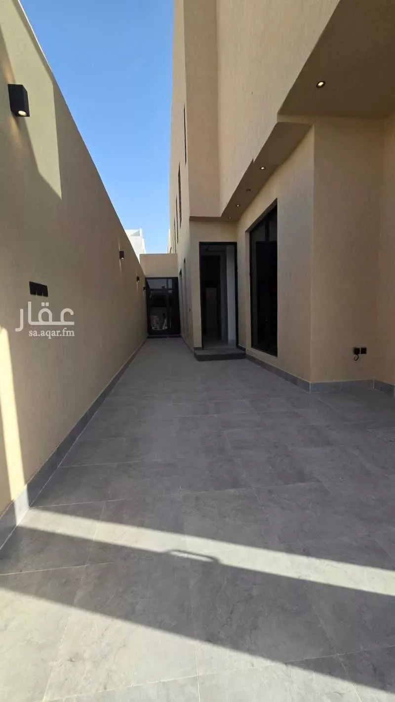 5 bedroom floor in Al Janadriyah 8