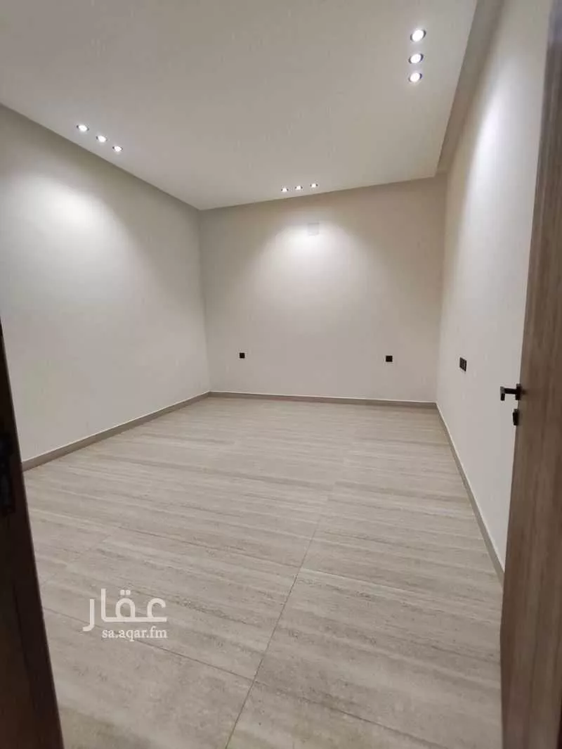 4 bedroom floor in Badr 8