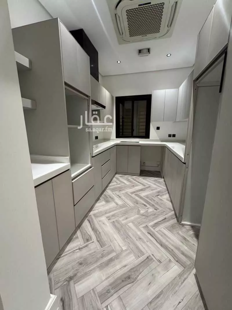 4 bedroom floor in Al Wurud 7