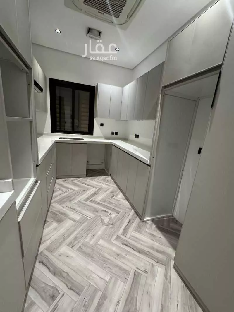 4 bedroom floor in Al Wurud 8