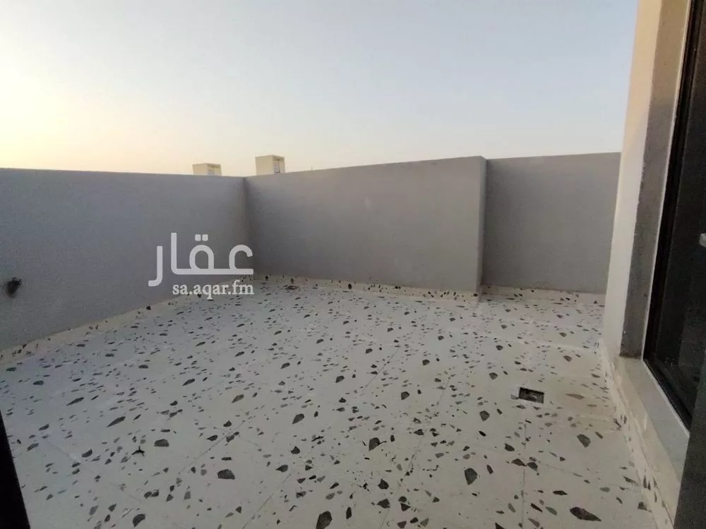5 bedroom floor in Badr 18