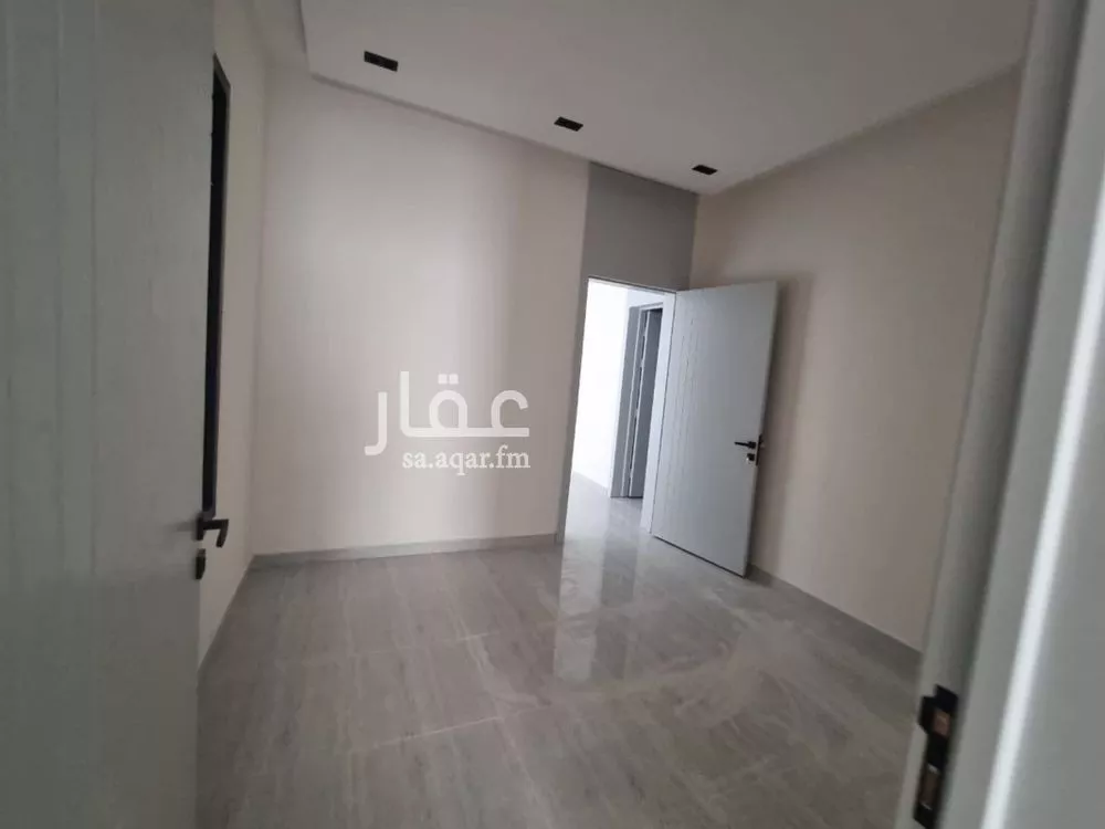 5 bedroom floor in Badr 4