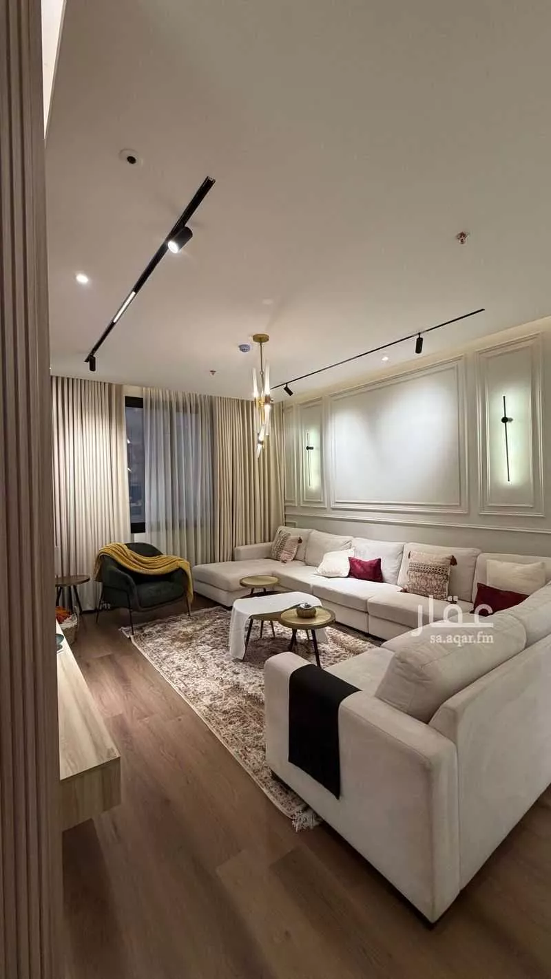 3 bedroom apartment in Al Mughrizat 8