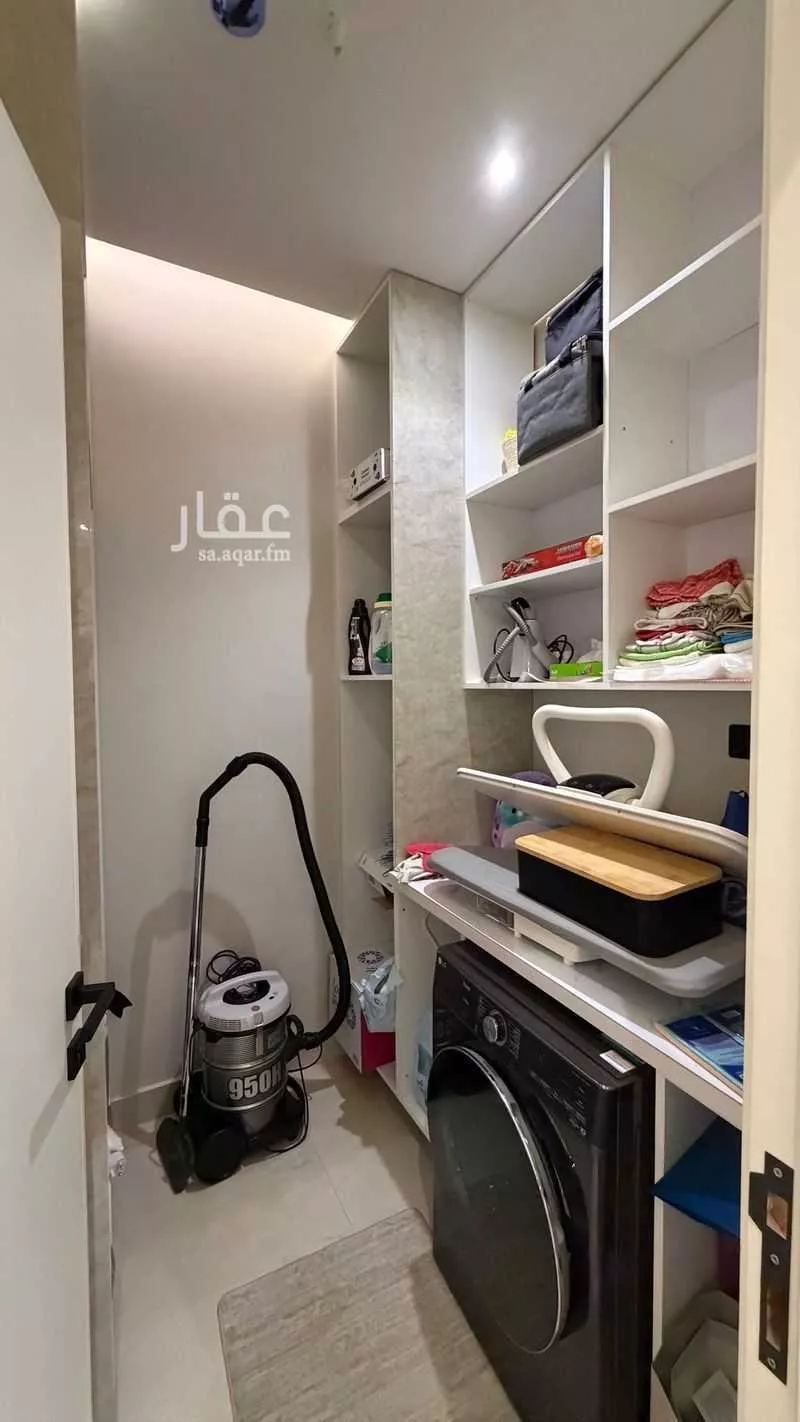 3 bedroom apartment in Al Mughrizat 10