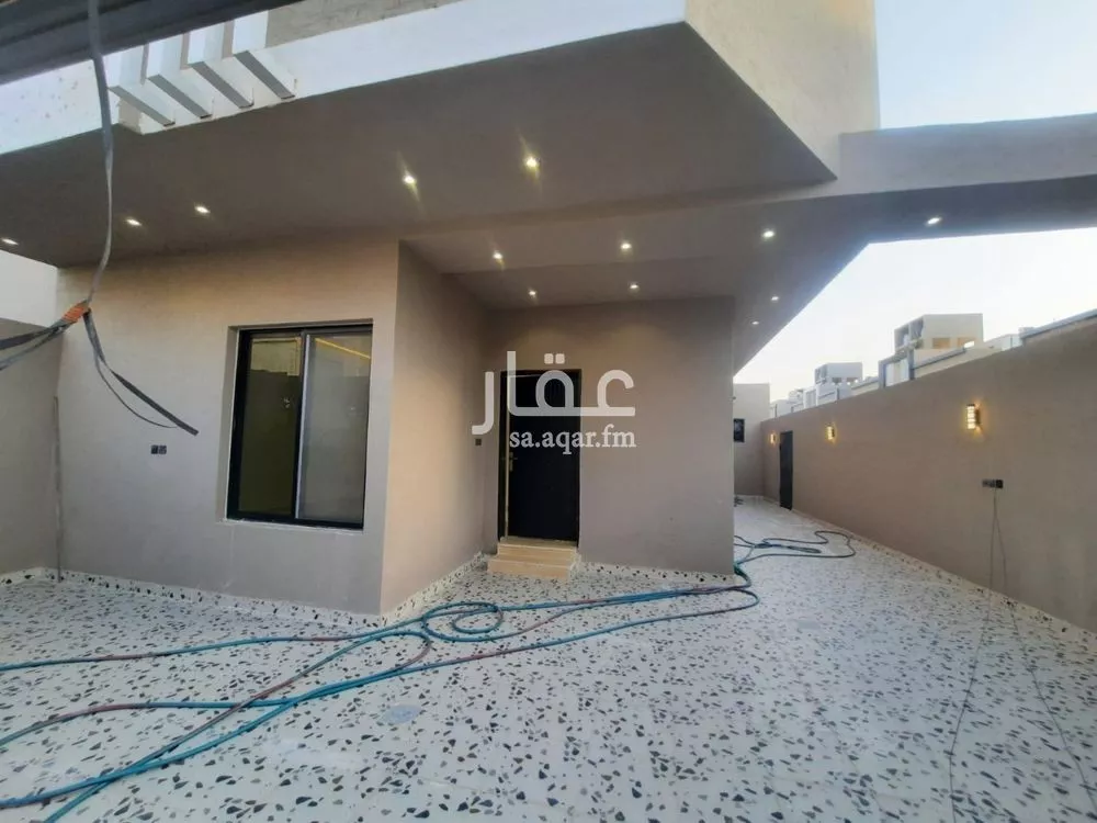 5 bedroom floor in Badr 8
