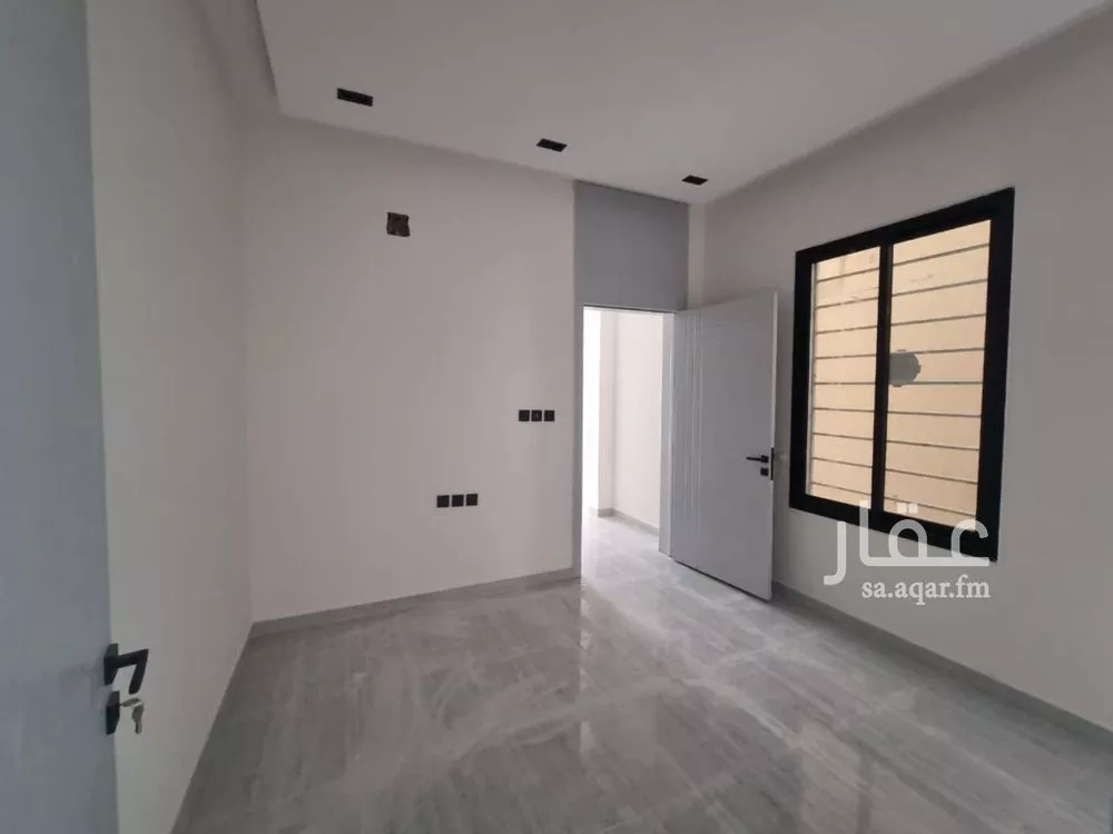 4 bedroom floor in Badr 4