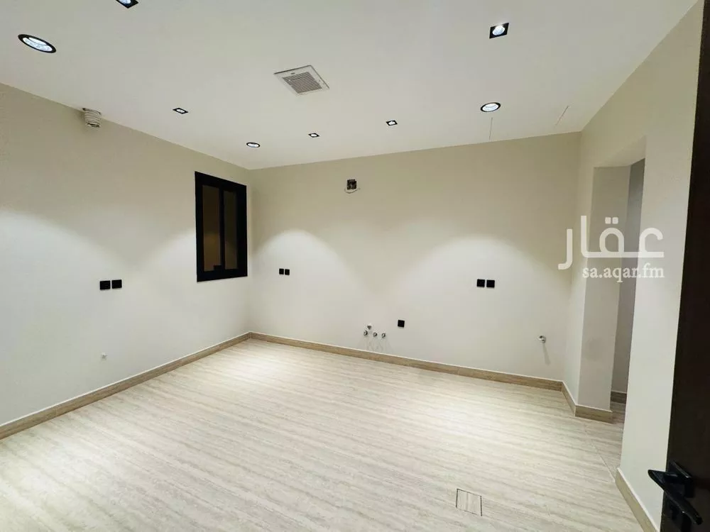 دور 3 غرف في العارض 15