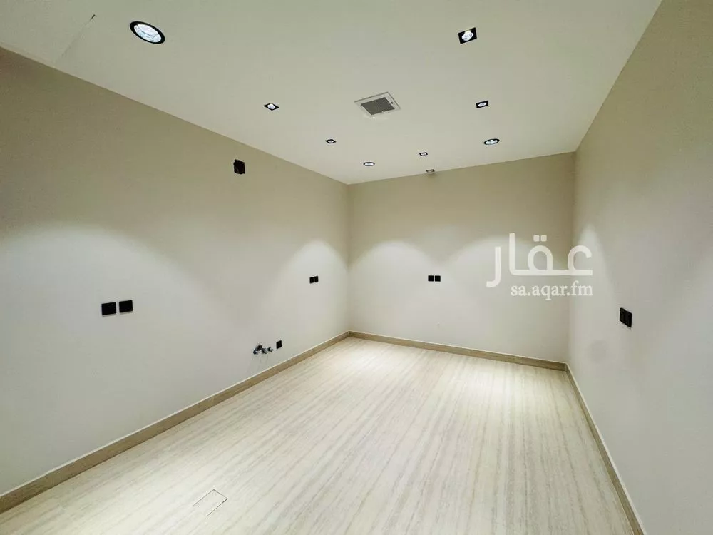 دور 3 غرف في العارض 21