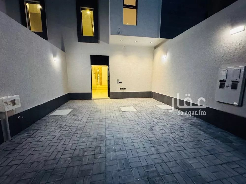 3 bedroom floor in Al Aridh 13