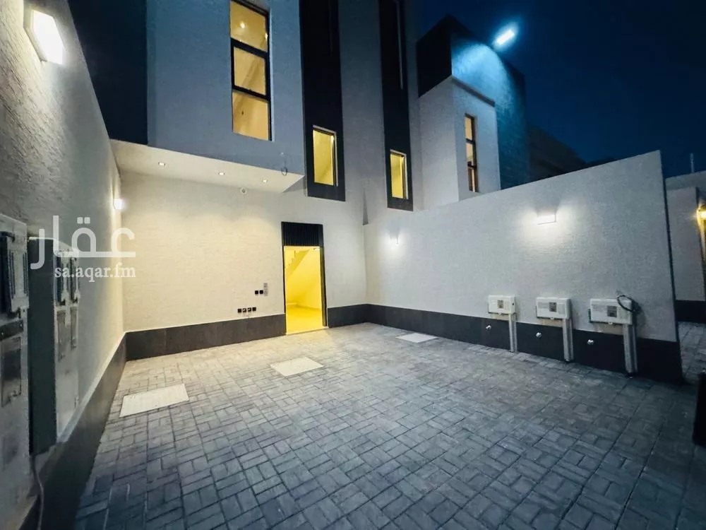 3 bedroom floor in Al Aridh 19
