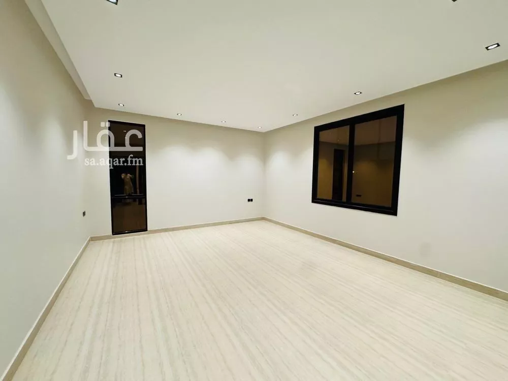 3 bedroom floor in Al Aridh 7