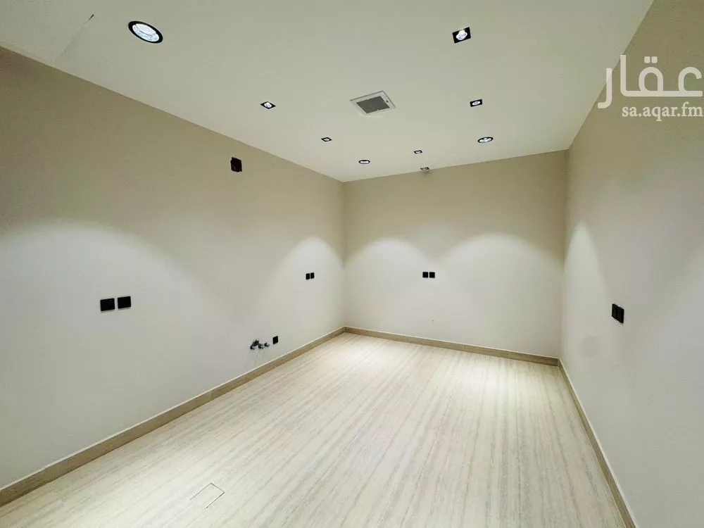 3 bedroom floor in Al Aridh 8