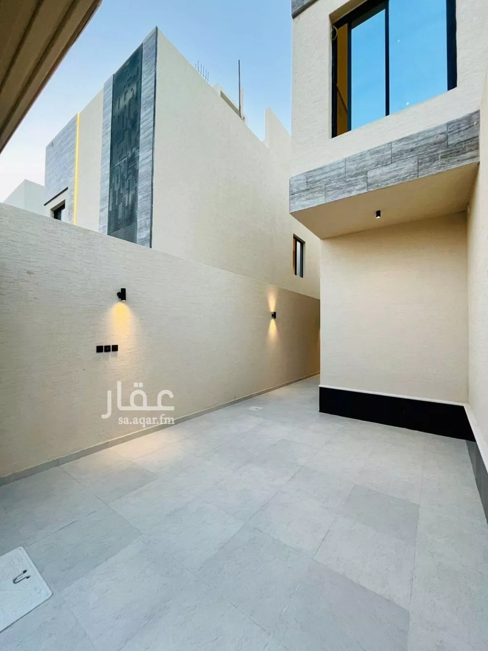 5 bedroom floor in Al Janadriyah 4