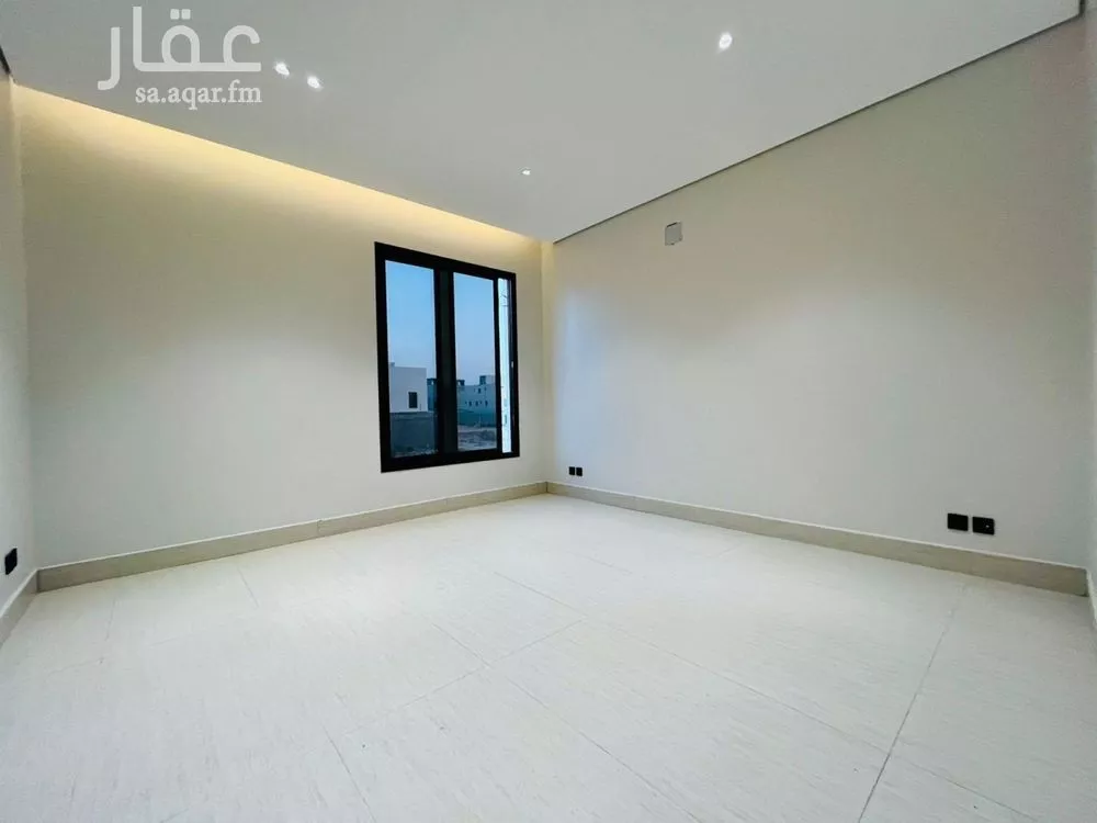 5 bedroom floor in Al Janadriyah 9