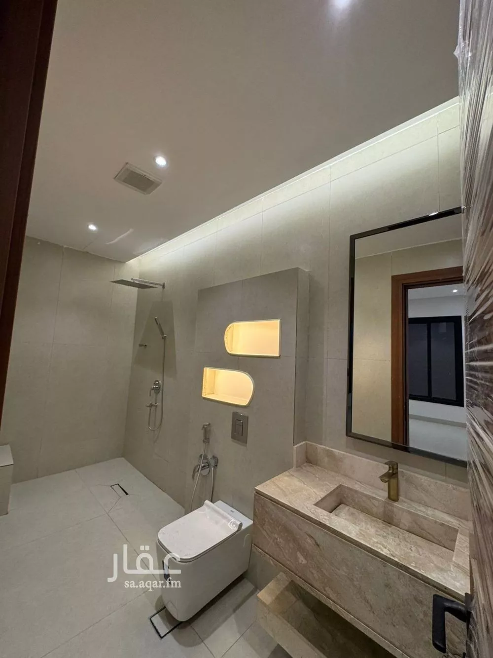 4 bedroom floor in Qurtubah 9