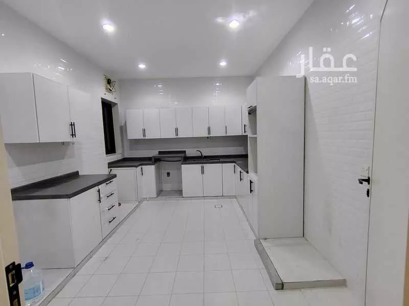 3 bedroom apartment in Al Rabwa, Riyadh 14