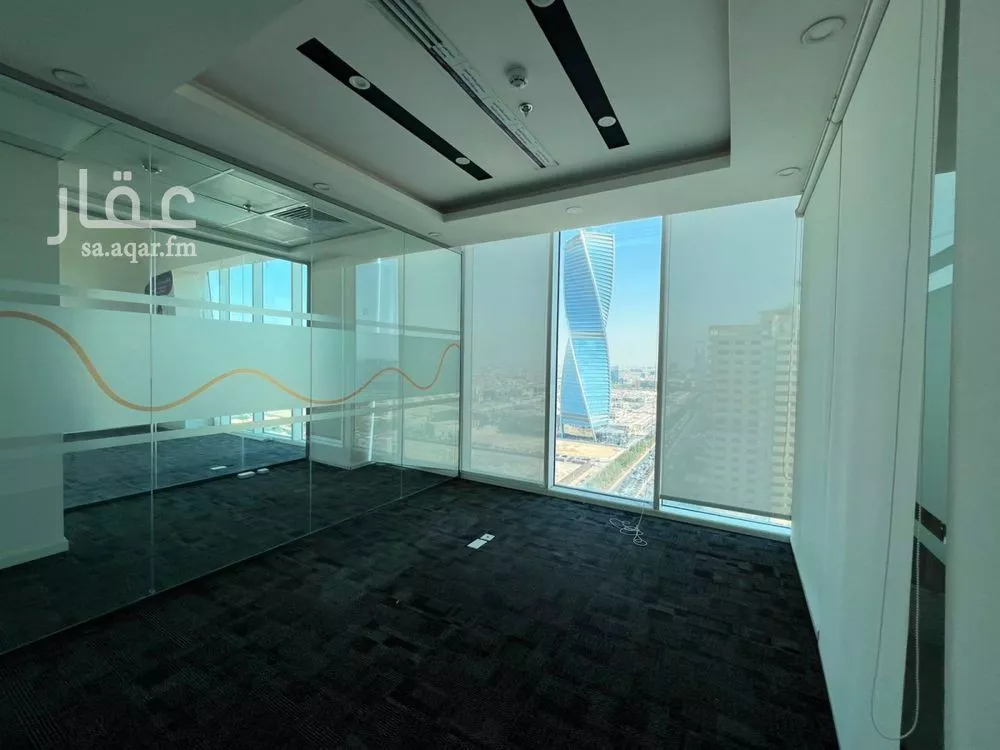4 bedroom office in Al Muhammadiyah, Riyadh 9