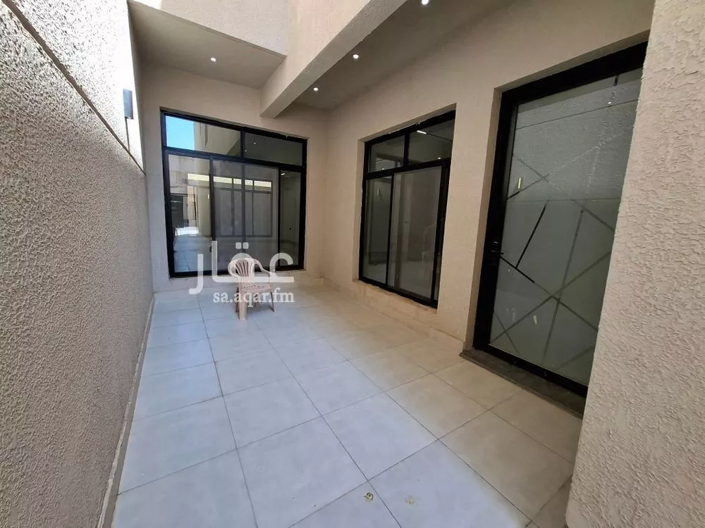 3 bedroom villa in Al Yarmouk, Riyadh 6
