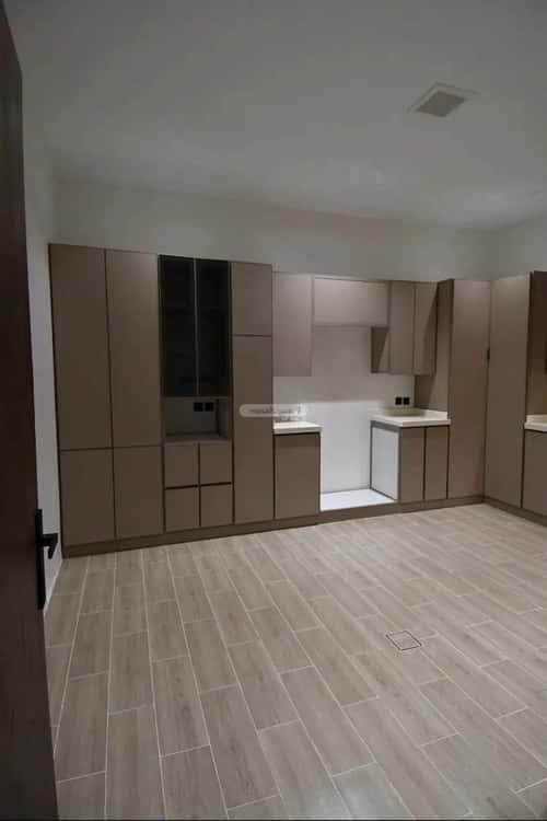 6 bedroom villa in Al Awali 9