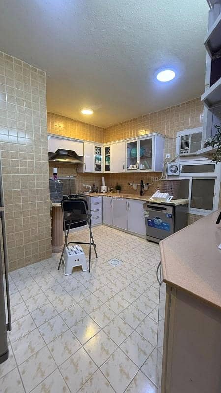 3 bedroom apartment in Qurtubah, Riyadh 4