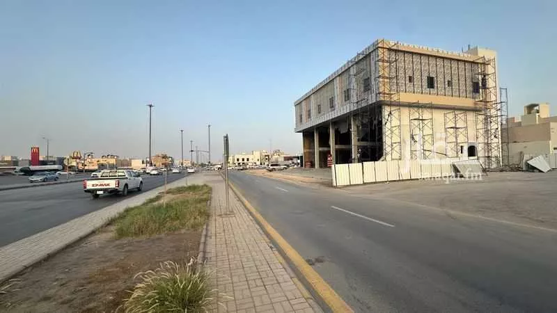 عمارة 840 م² في طويق 3