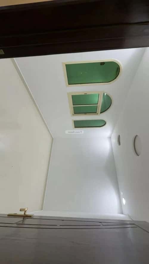 4 bedroom apartment in Dhahrat Laban 8