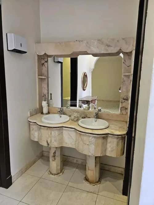 5 bedroom villa in Qurtubah 6