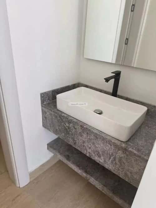 3 bedroom floor in Al Aqiq 3