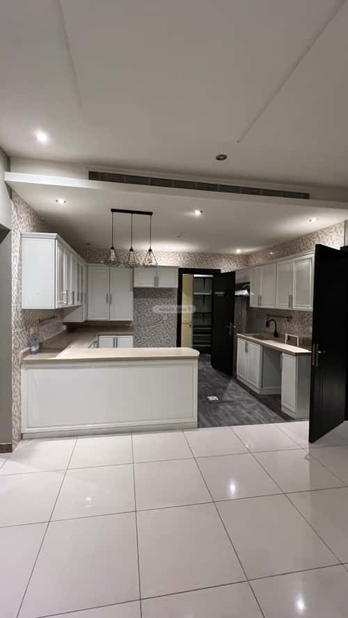 5 bedroom apartment in Al Rawabi, Eastern Province 7