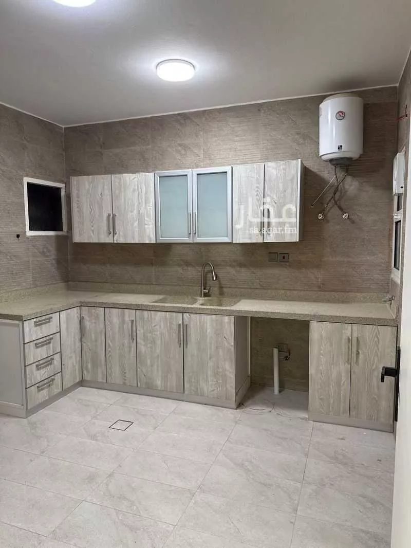 4 bedroom apartment in King Fahd, Riyadh 7