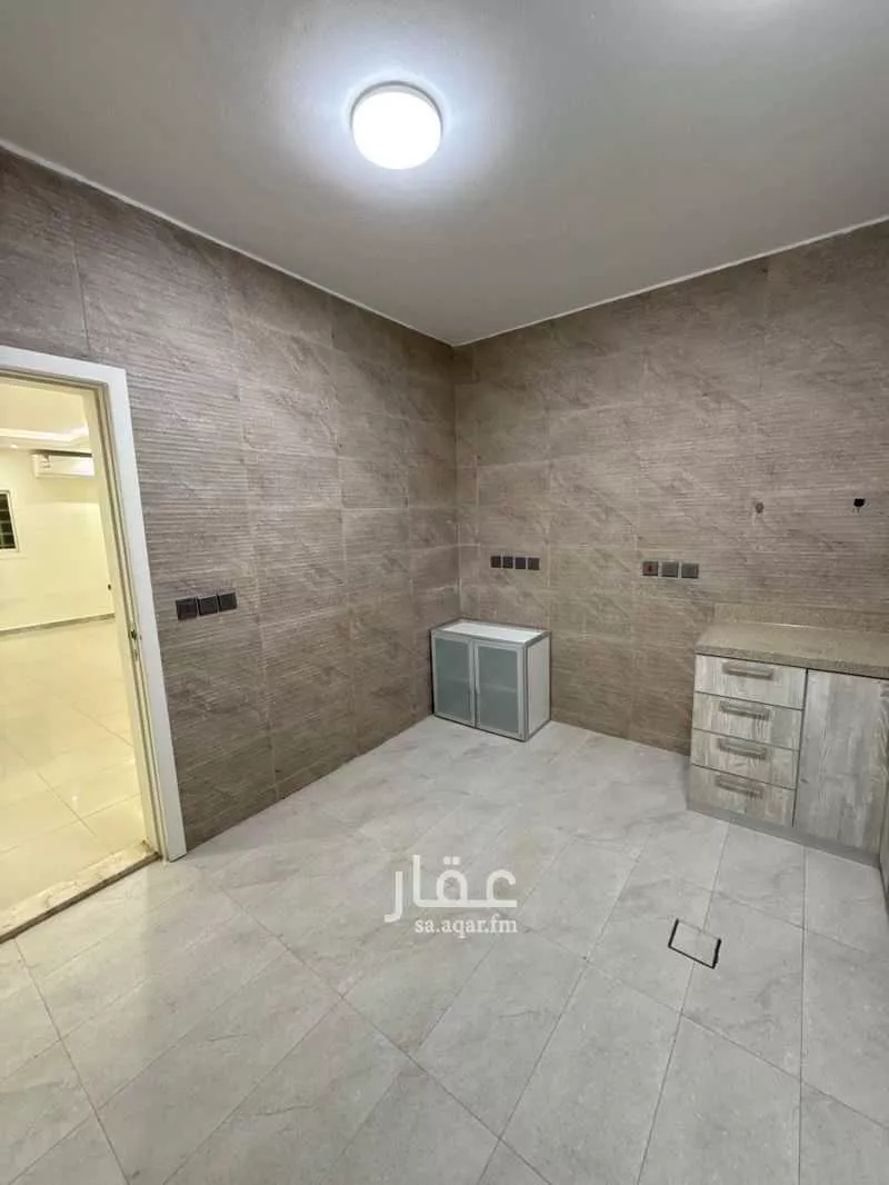 4 bedroom apartment in King Fahd, Riyadh 8