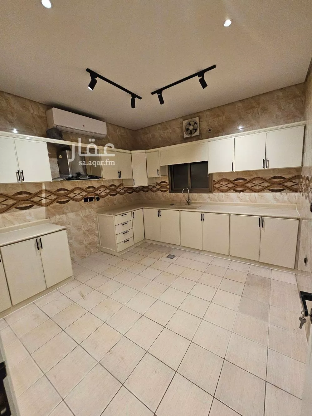 3 bedroom villa in Ar Rakah Al Janubiyah, Eastern Province 8