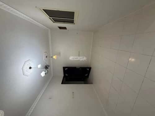 5 bedroom apartment in Dhahrat Laban 1