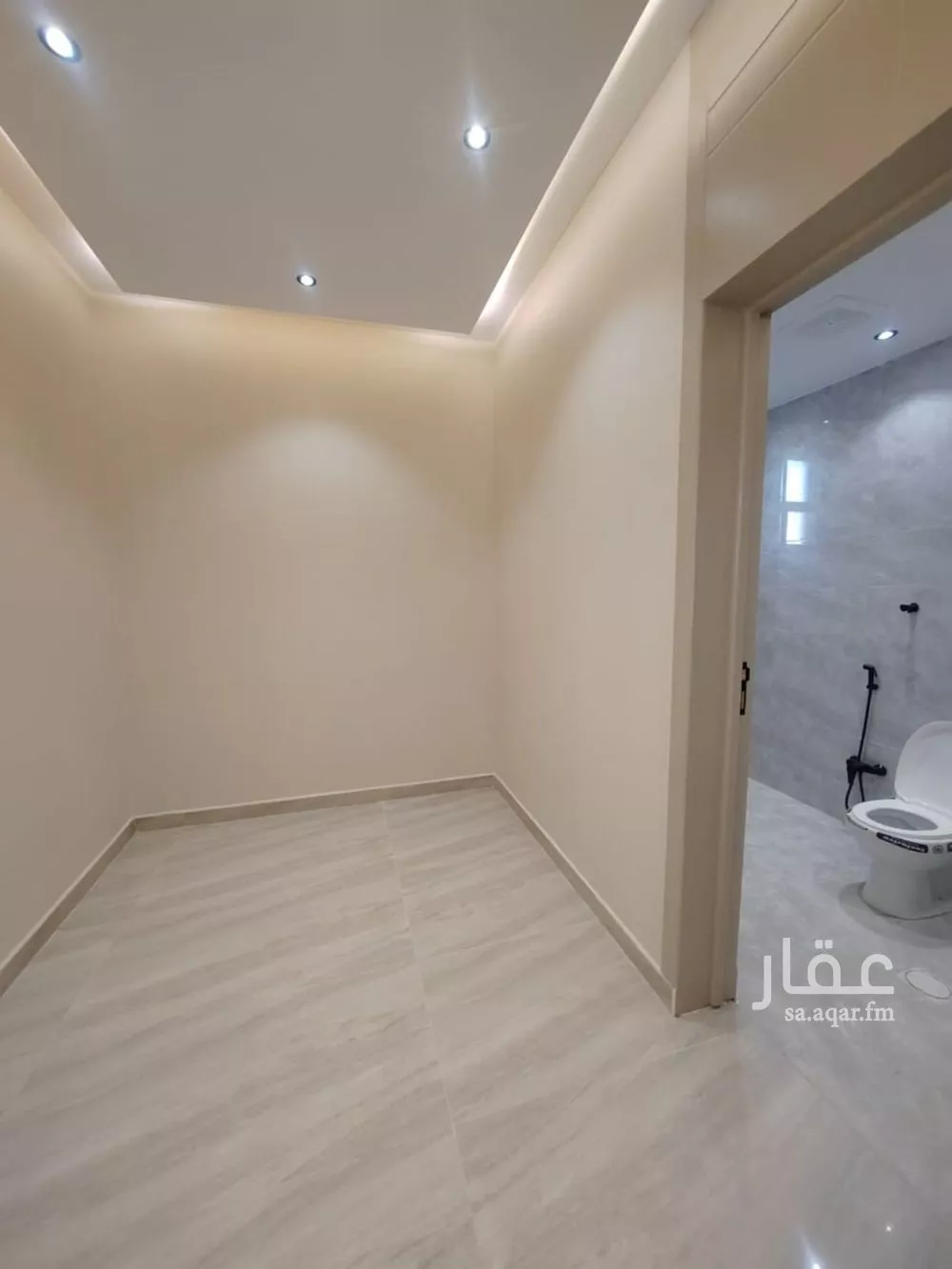 4 bedroom villa in As Suwaidi Al Gharabi, Riyadh 8