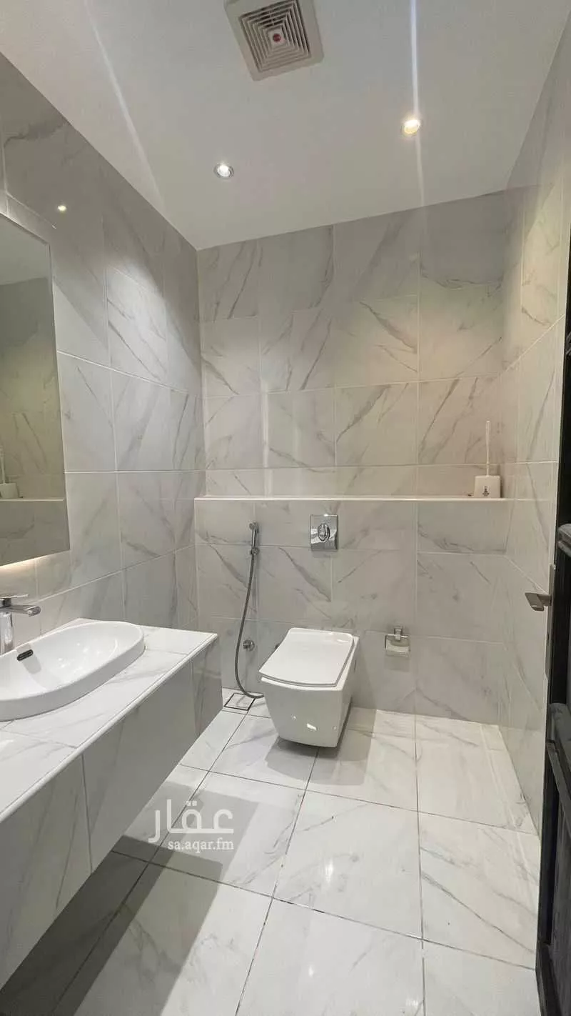 4 bedroom villa in Al Shati, Jeddah 18
