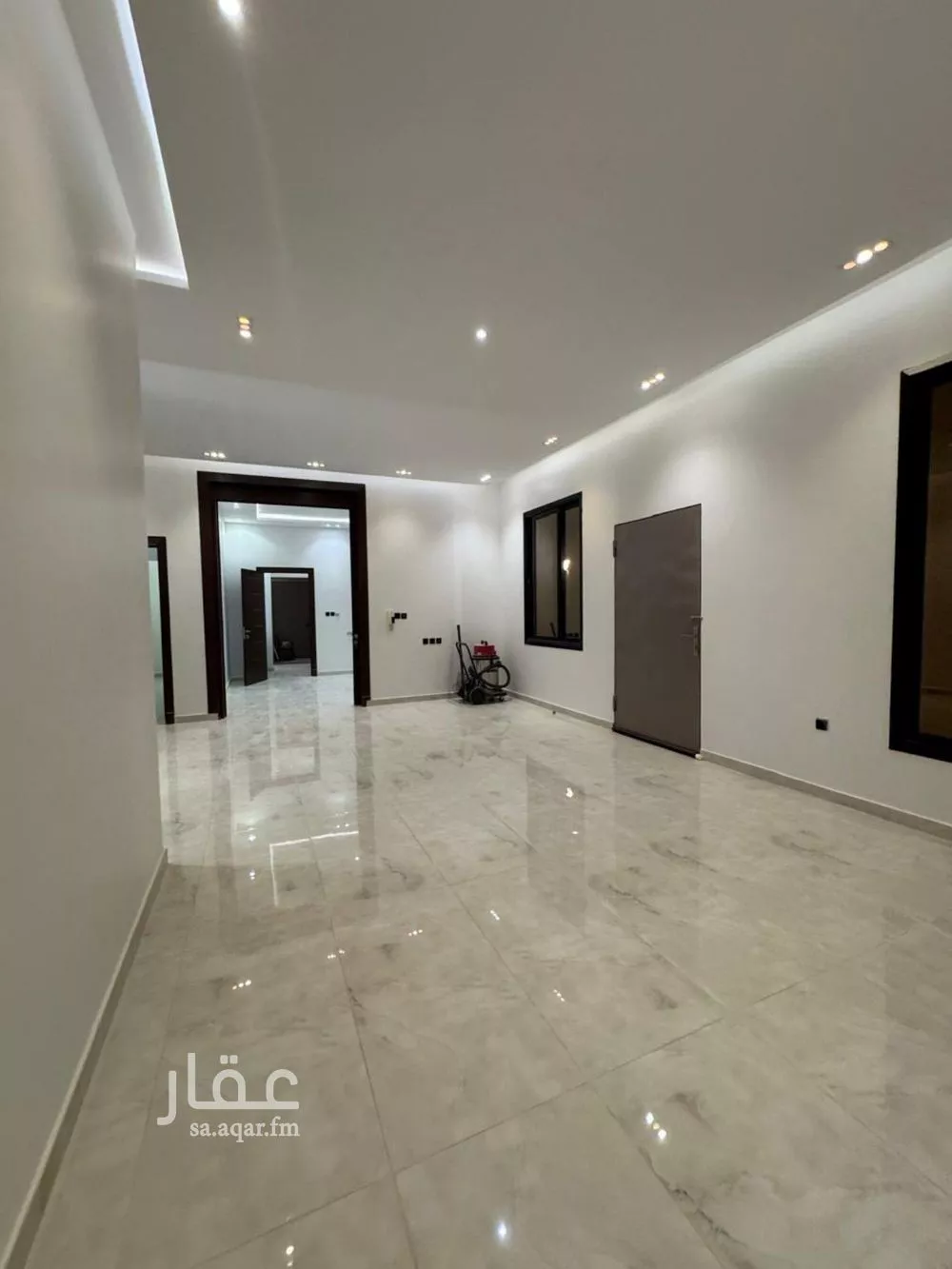 5 bedroom floor in Al Janadriyah 2