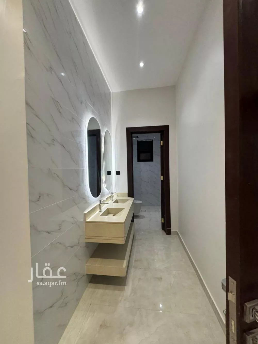 5 bedroom floor in Al Janadriyah 4