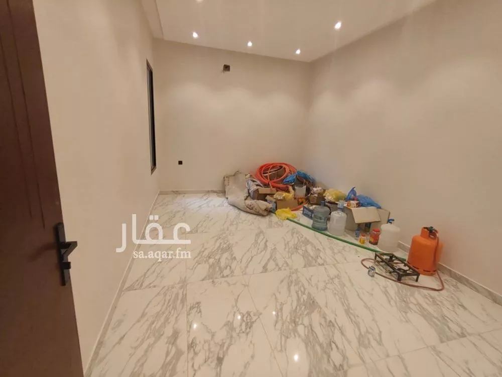 دور 5 غرف في طيبة 7